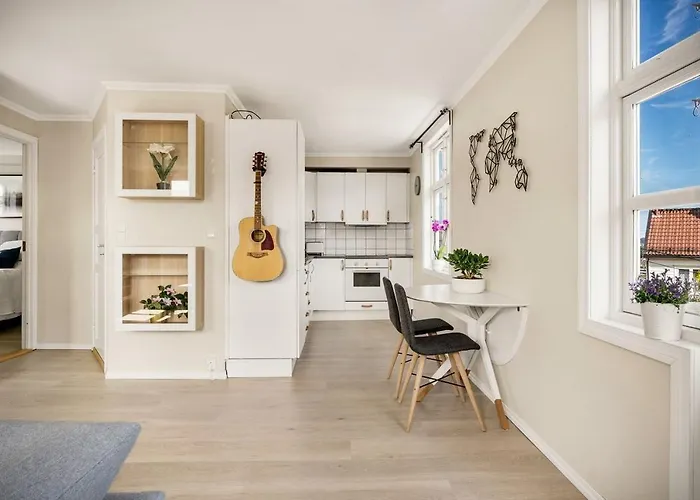 Leilighet Panoramic Flat & Garden, Free Parking 12 Minutes Walking!