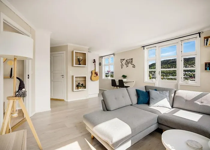 Panoramic Flat & Garden, Free Parking 12 Minutes Walking! Bergen