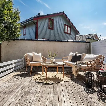 Panoramic Flat & Garden, Free Parking 12 Minutes Walking! Daire Bergen